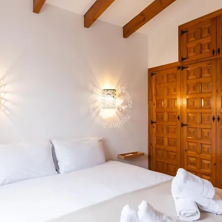 فيلة Casa Charline